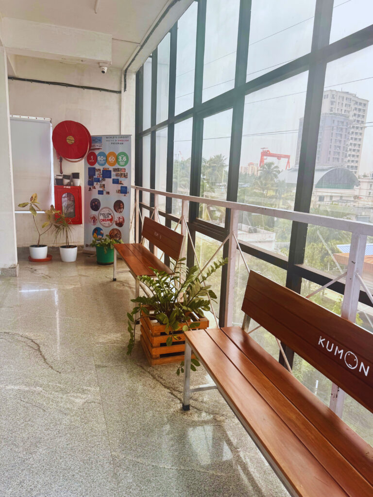 panampilly-nagar-centre-parent-waiting-area